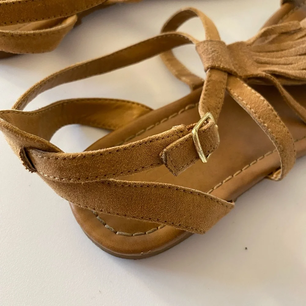 Sandals Girl’s Size 5 / Women’s Size 7 Boho Fringe Light Brown Tassel